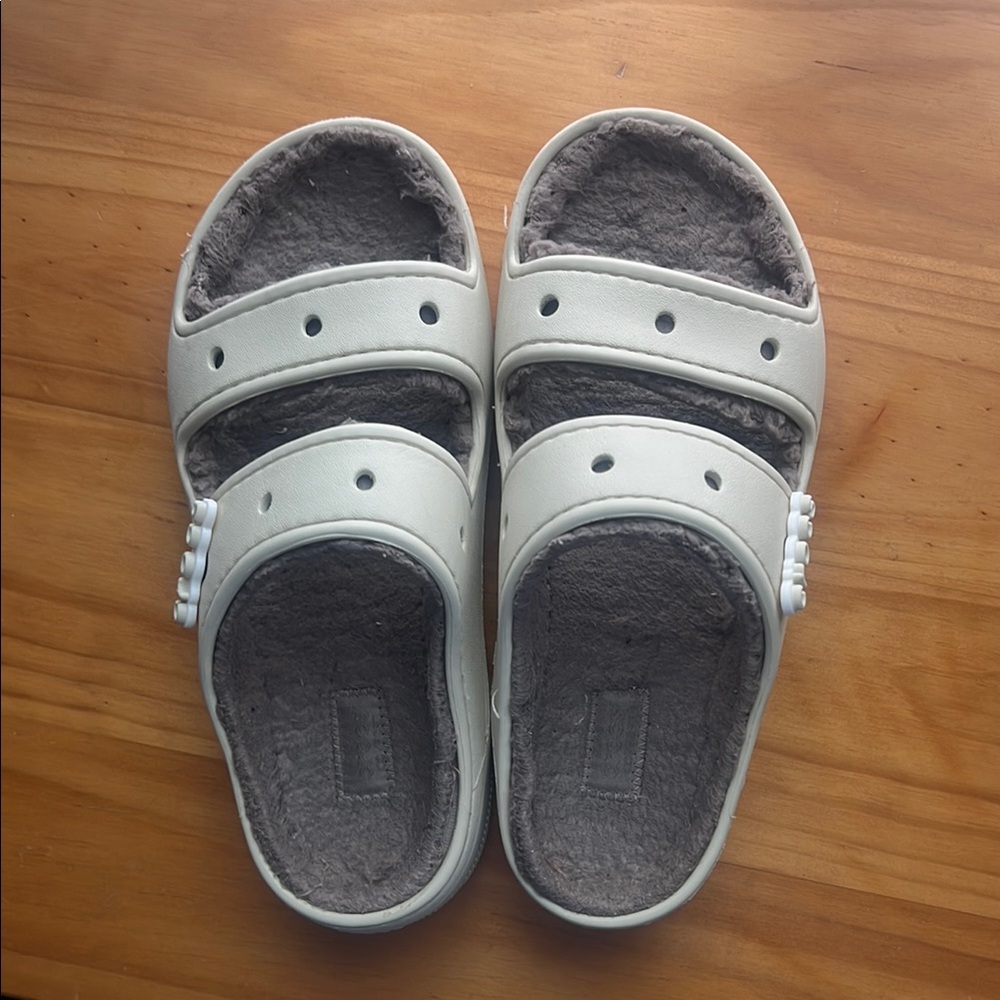 Crocs Classic Cozzzy Sandal size 8